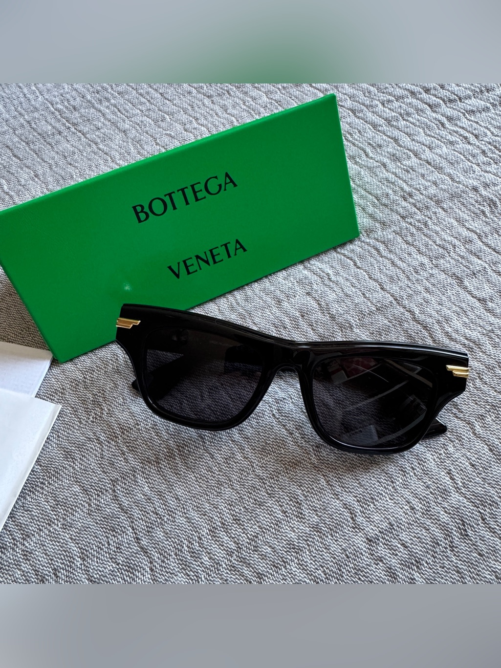 Bottega Veneta Bv1122s Black Acetate Gold Accent Cat-Eye Grey Lens Sunglasses